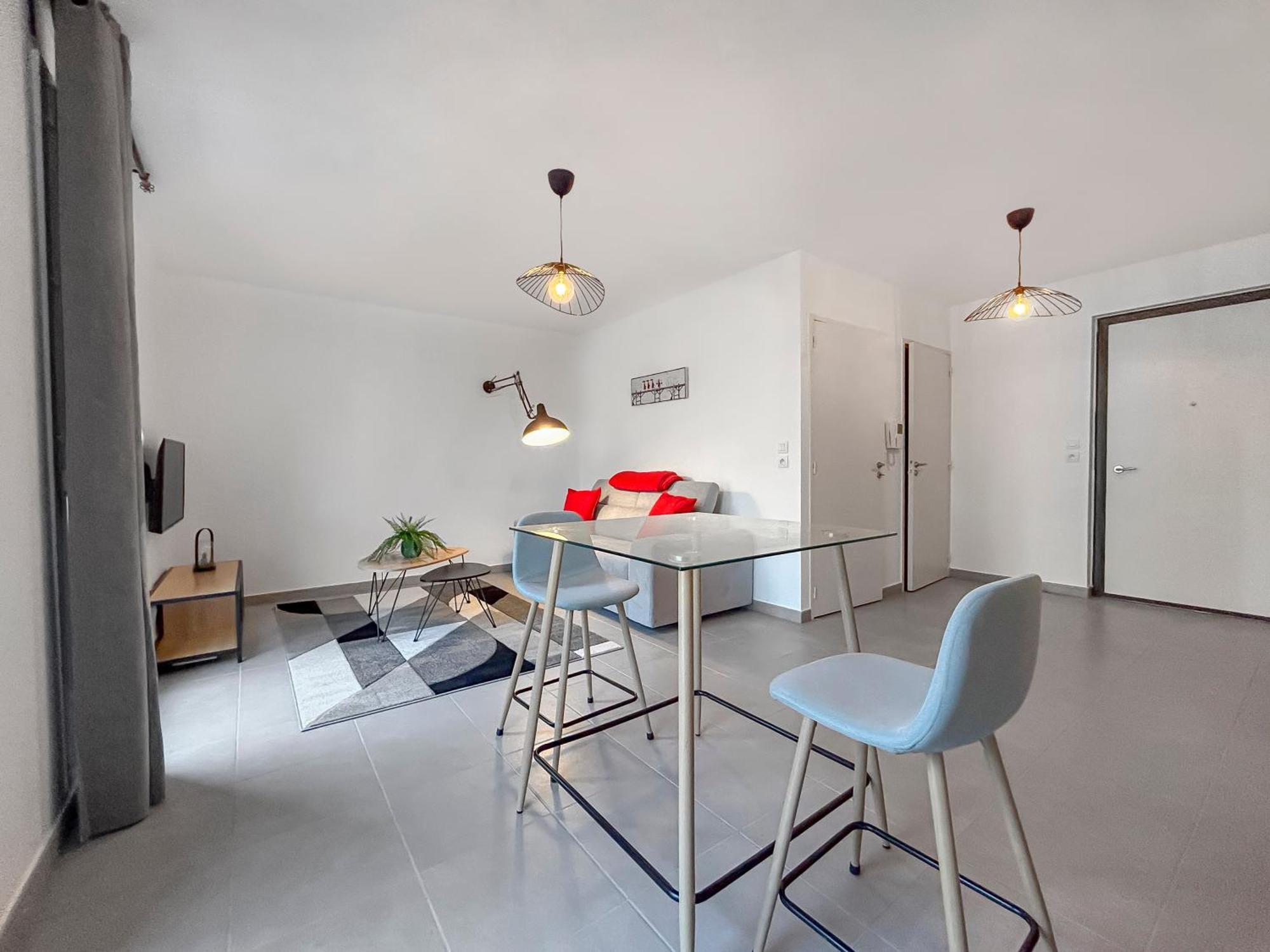 Lumineux Avec Balcon Appartement *
